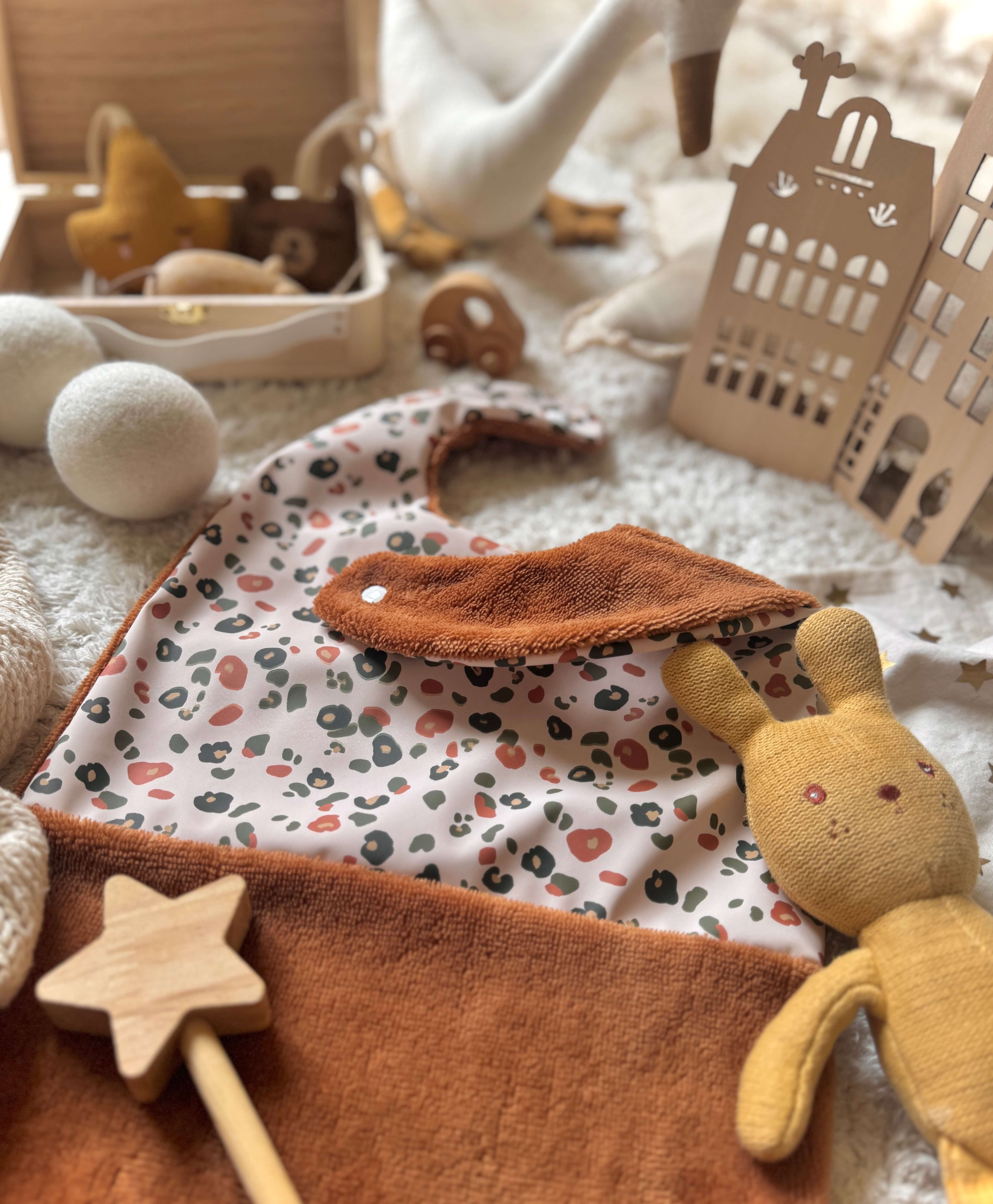 Bavoir Grand Bout'Chou / Tissu Imperméable Felyna - Bambou Caramel