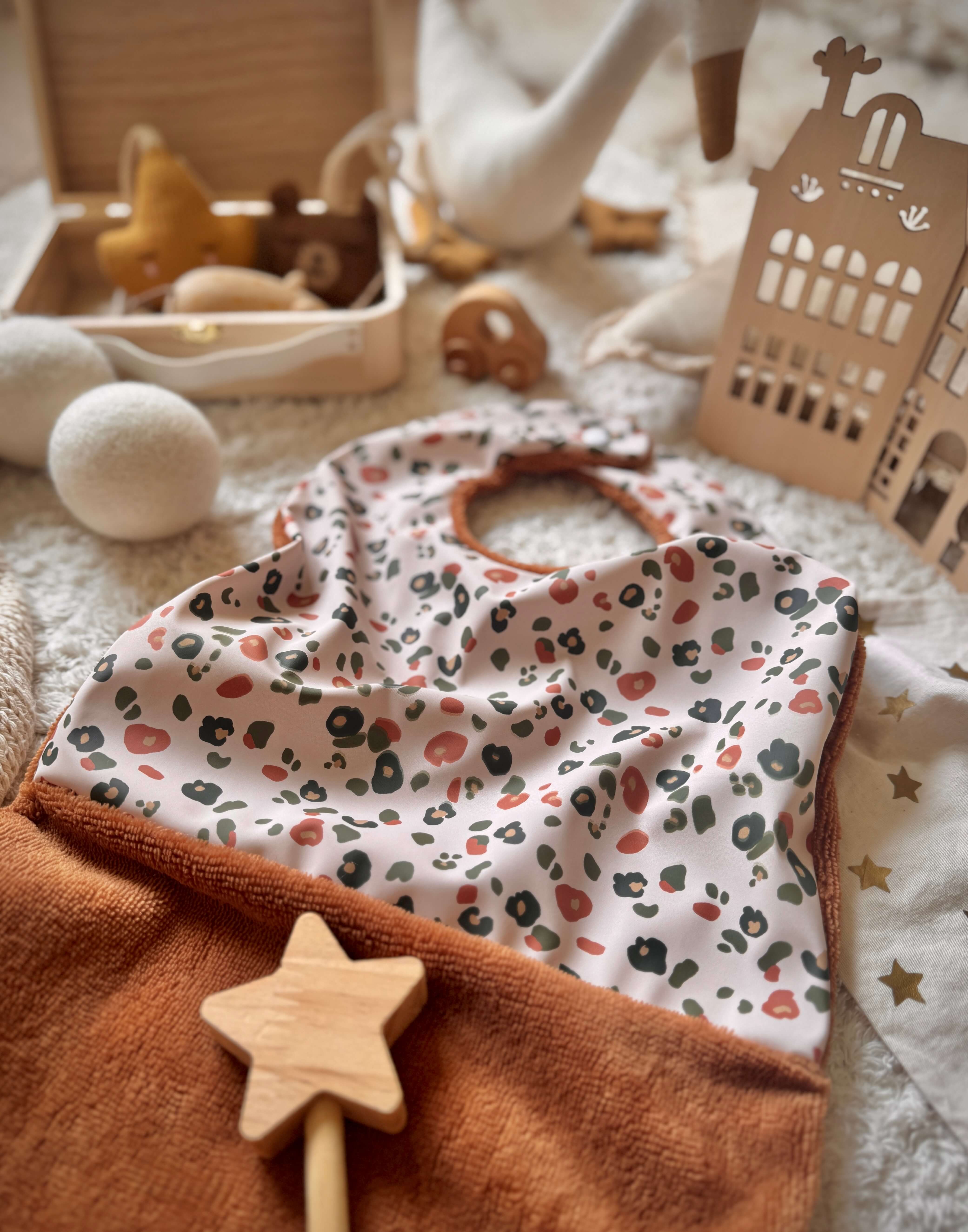 Bavoir Grand Bout'Chou / Tissu Imperméable Felyna - Bambou Caramel