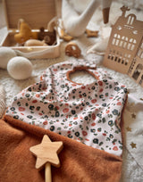 Bavoir Grand Bout'Chou / Tissu Imperméable Ilapio - Bambou Caramel